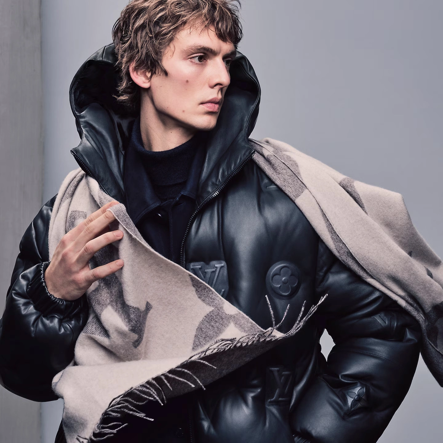 Louis Vuitton Light Grey M77951 MNG Giant Scarf - Image 4