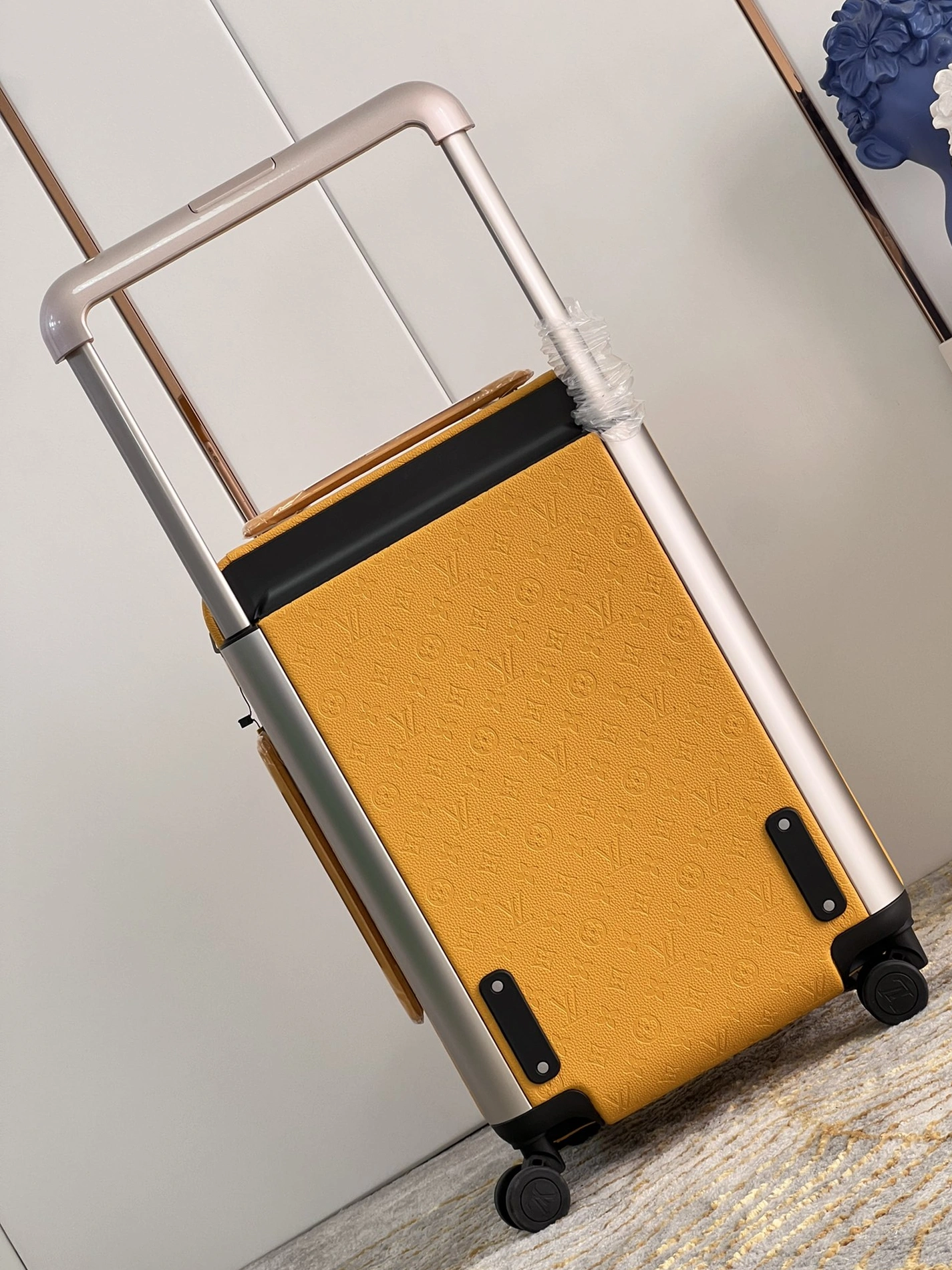 Louis Vuitton Luggage Refined 8703 - Image 3