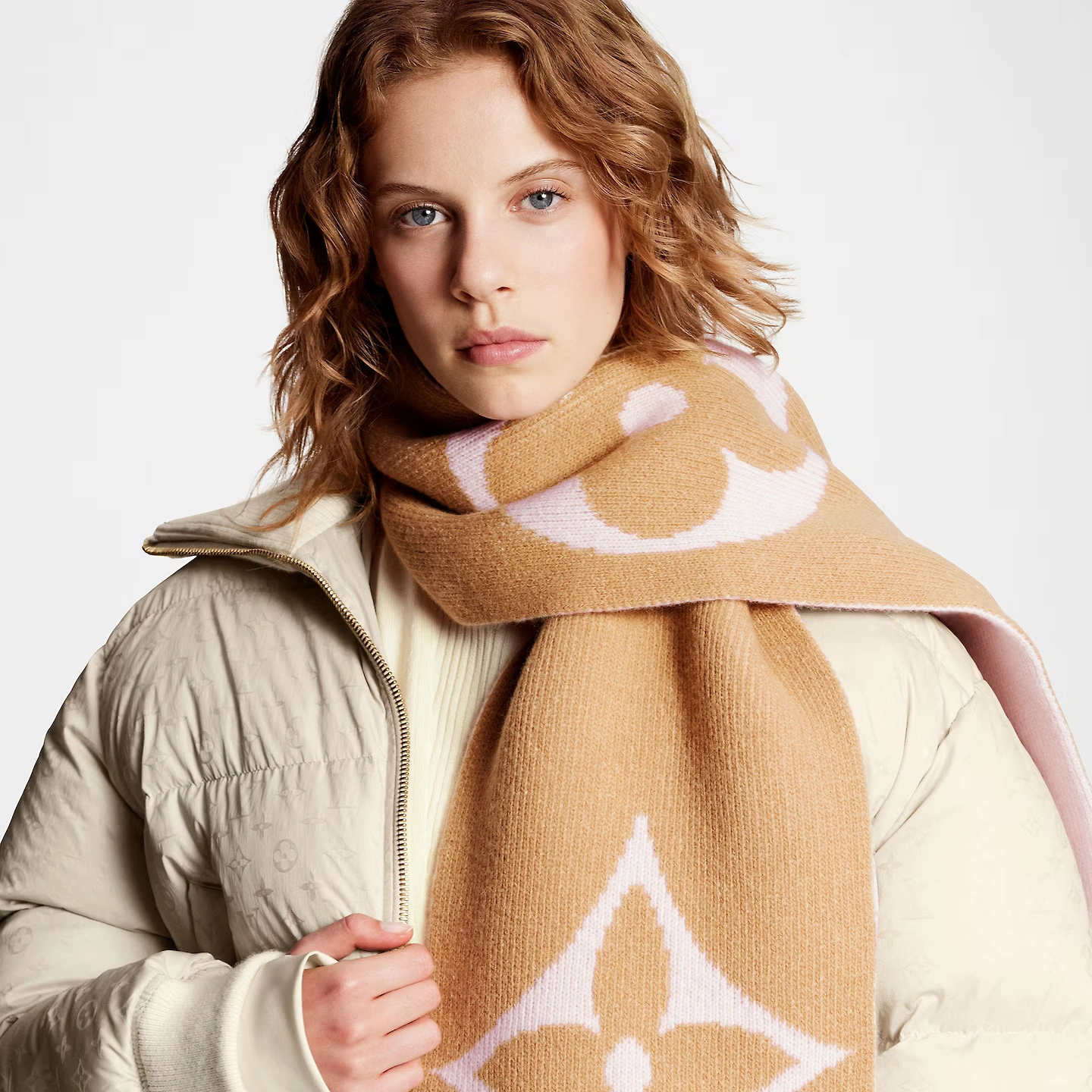 Louis Vuitton M79336 FLIGHT MODE LV Medallion Knit Scarf - Image 5