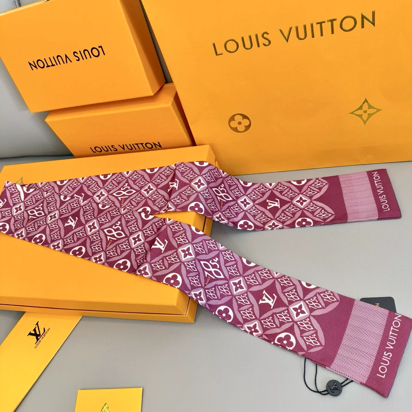 Louis Vuitton Silk Scarf Resilient 7911