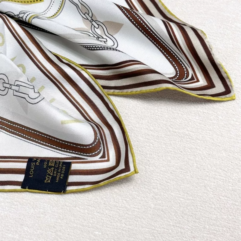 Louis Vuitton Silk Squares Cozy 5717 - Image 6