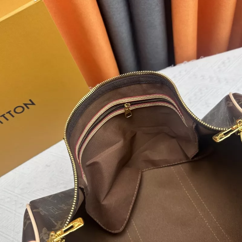 Louis Vuitton Travel Bags Flexible 4282 - Image 7