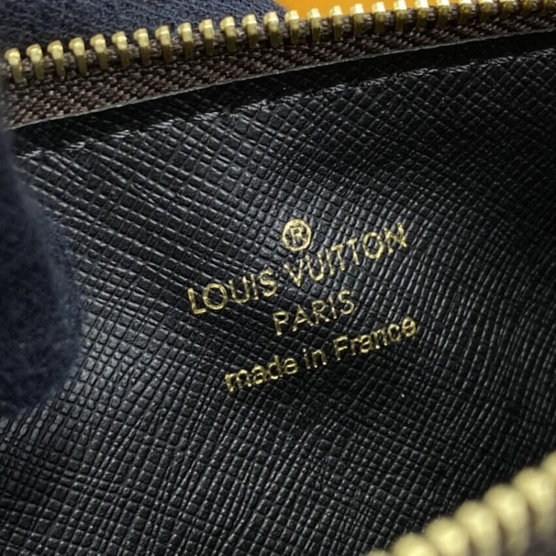 Cowhidele Louis Vuitton Trio Pouch - Image 14