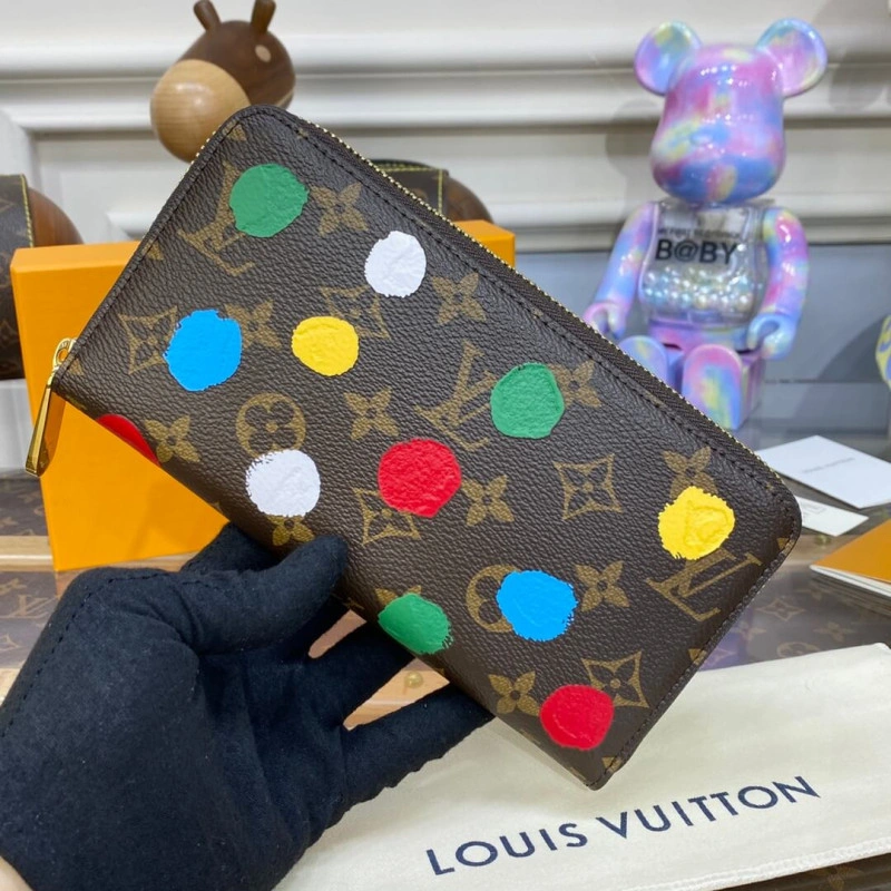 19.5 x 10 Louis Vuitton x Yayoi Kusama Zippy Wallet - Image 4