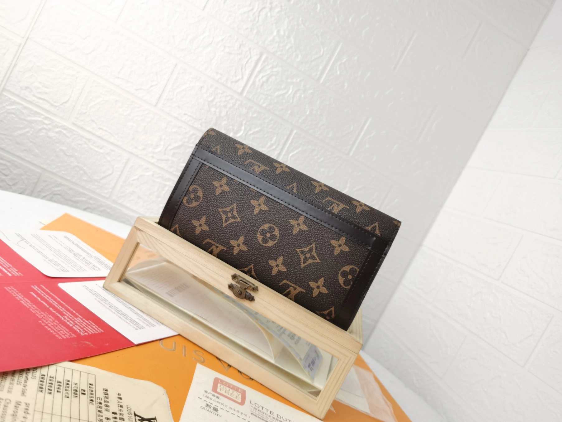 Minimalist 5685 Louis Vuitton LV Card Case For Women