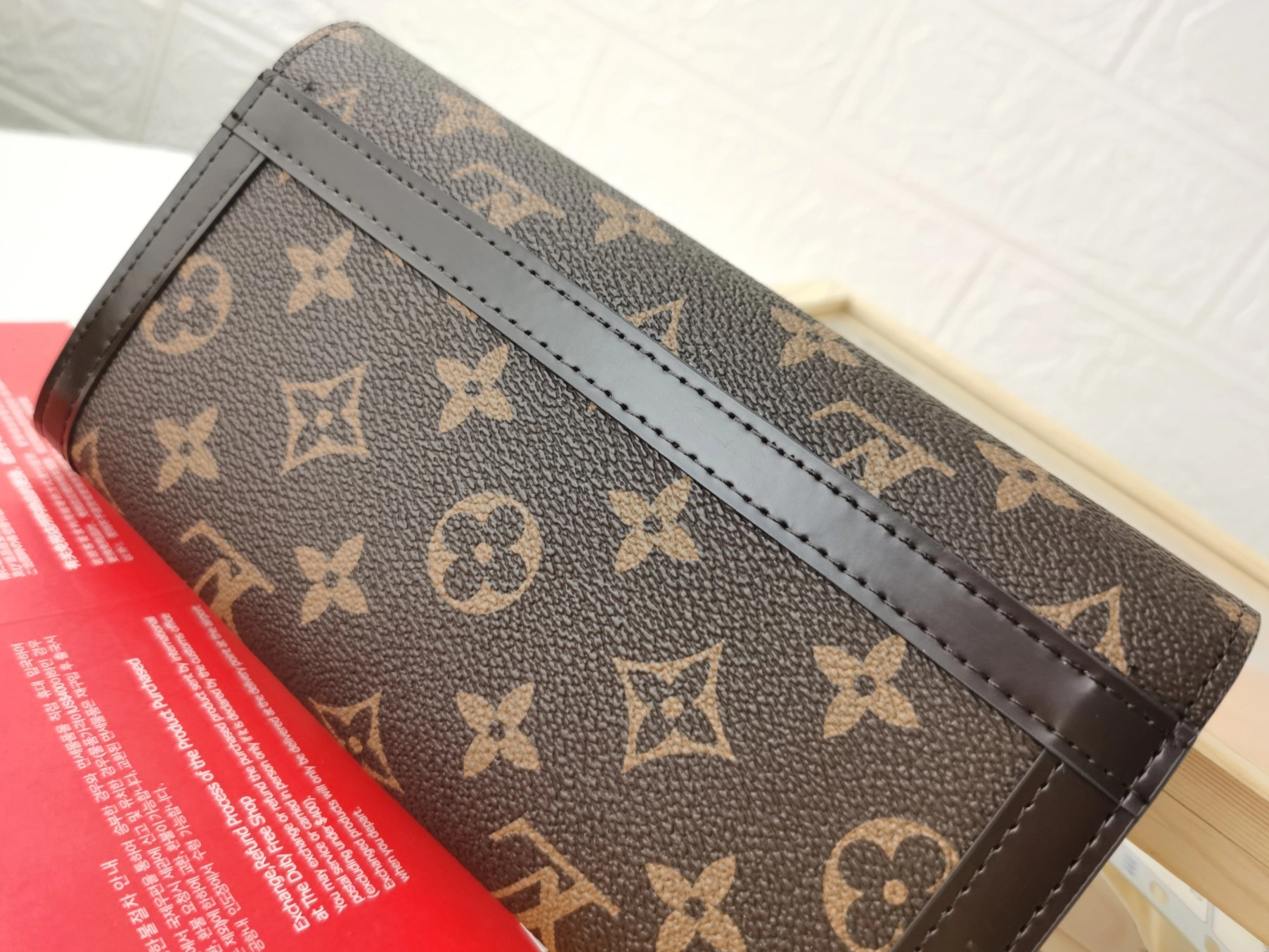 Minimalist 5685 Louis Vuitton LV Card Case For Women - Image 6