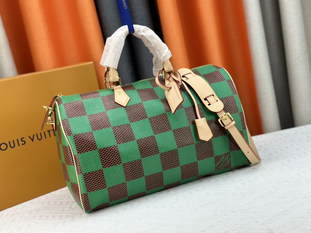 Minimalist 5735 Louis Vuitton Travel Bags For Women