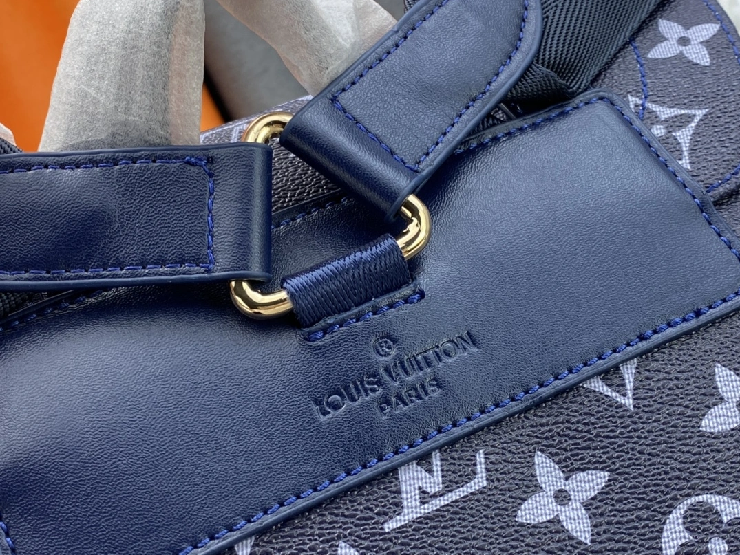 Minimalist 5994 Louis Vuitton AAA Quality Backpacks For Unisex - Image 7