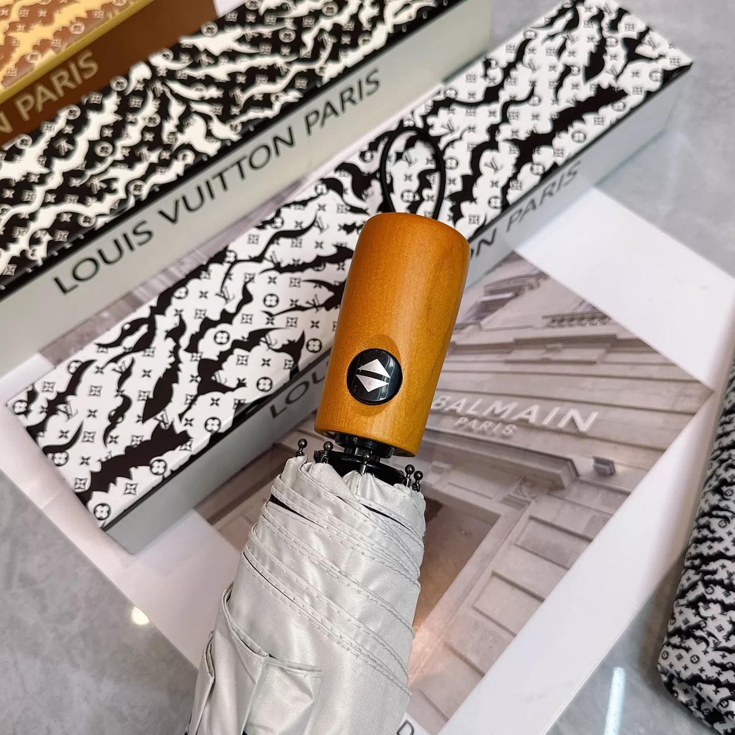 Modern 5838 Louis Vuitton Umbrellas