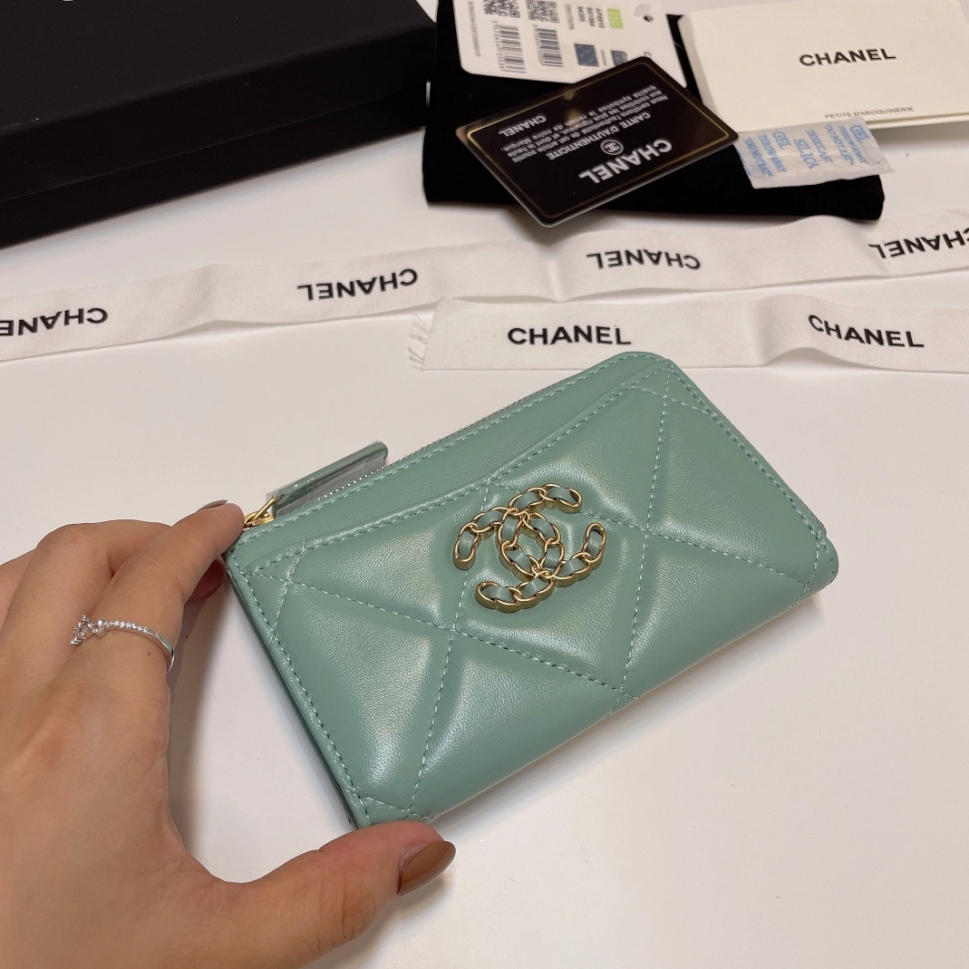 ModernLook 3074 Chanel Card Case - Image 4