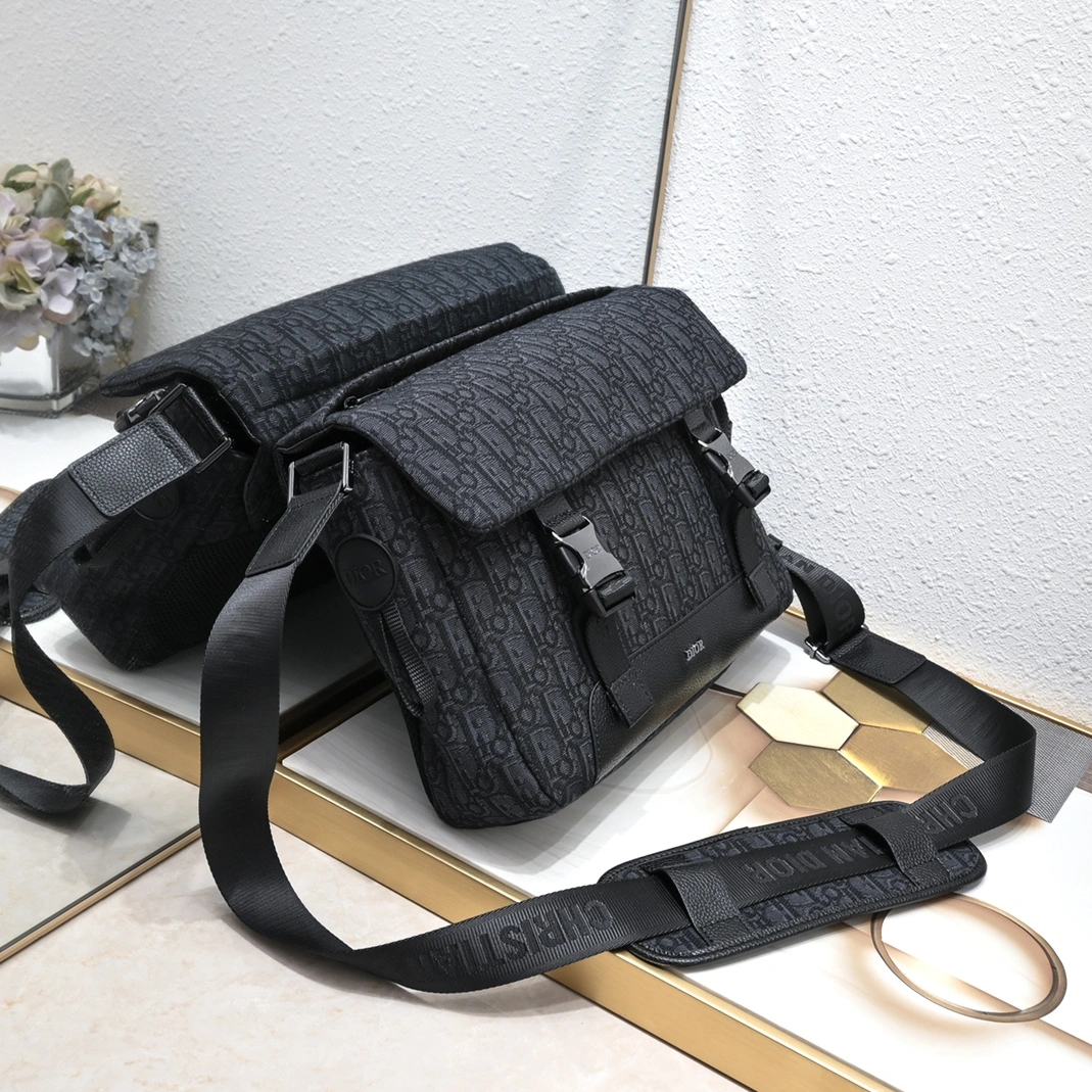 Practical 1055 Christian Dior AAA Man Messenger Bags - Image 3