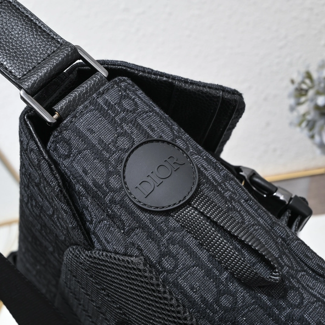 Practical 1055 Christian Dior AAA Man Messenger Bags - Image 5