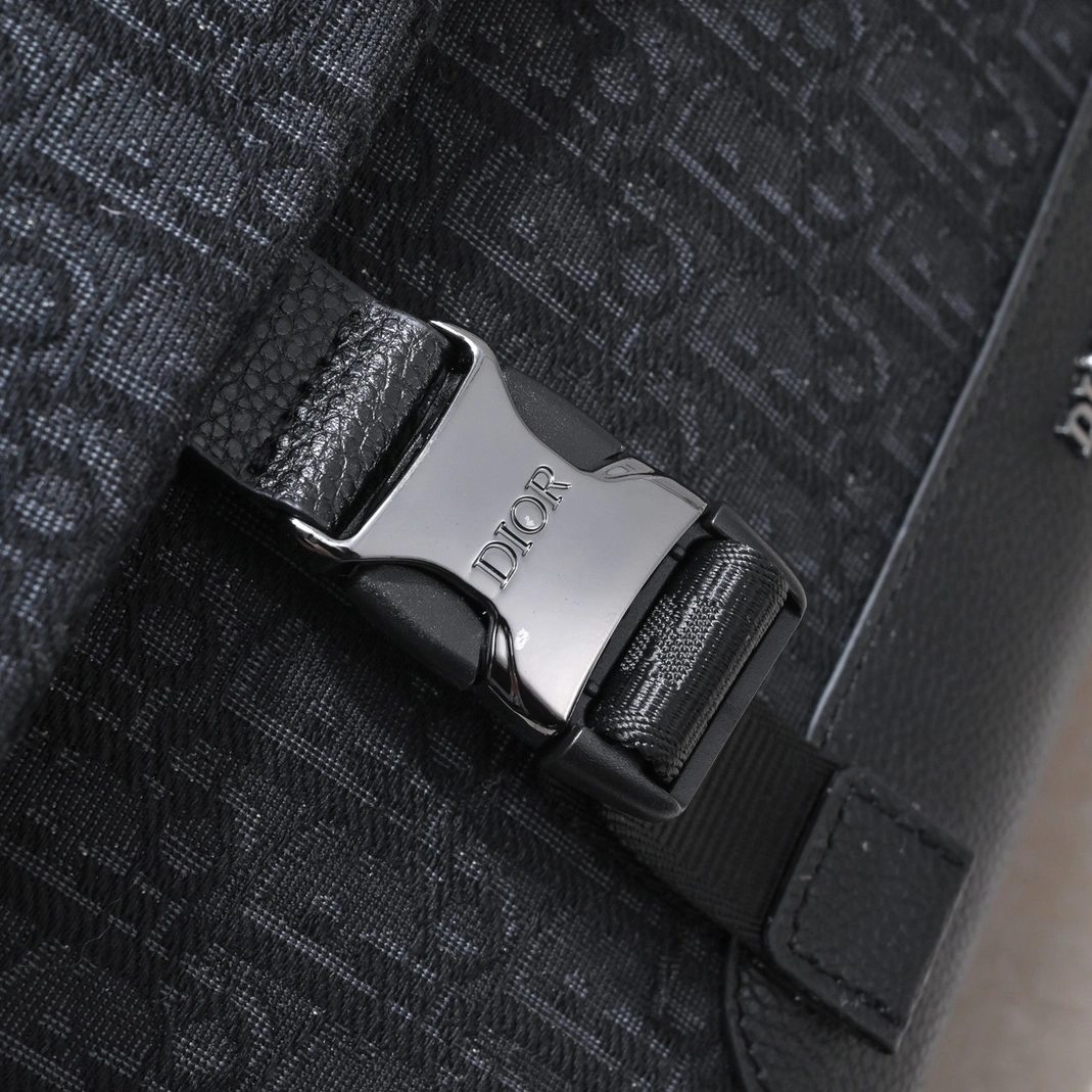 Practical 1055 Christian Dior AAA Man Messenger Bags - Image 6