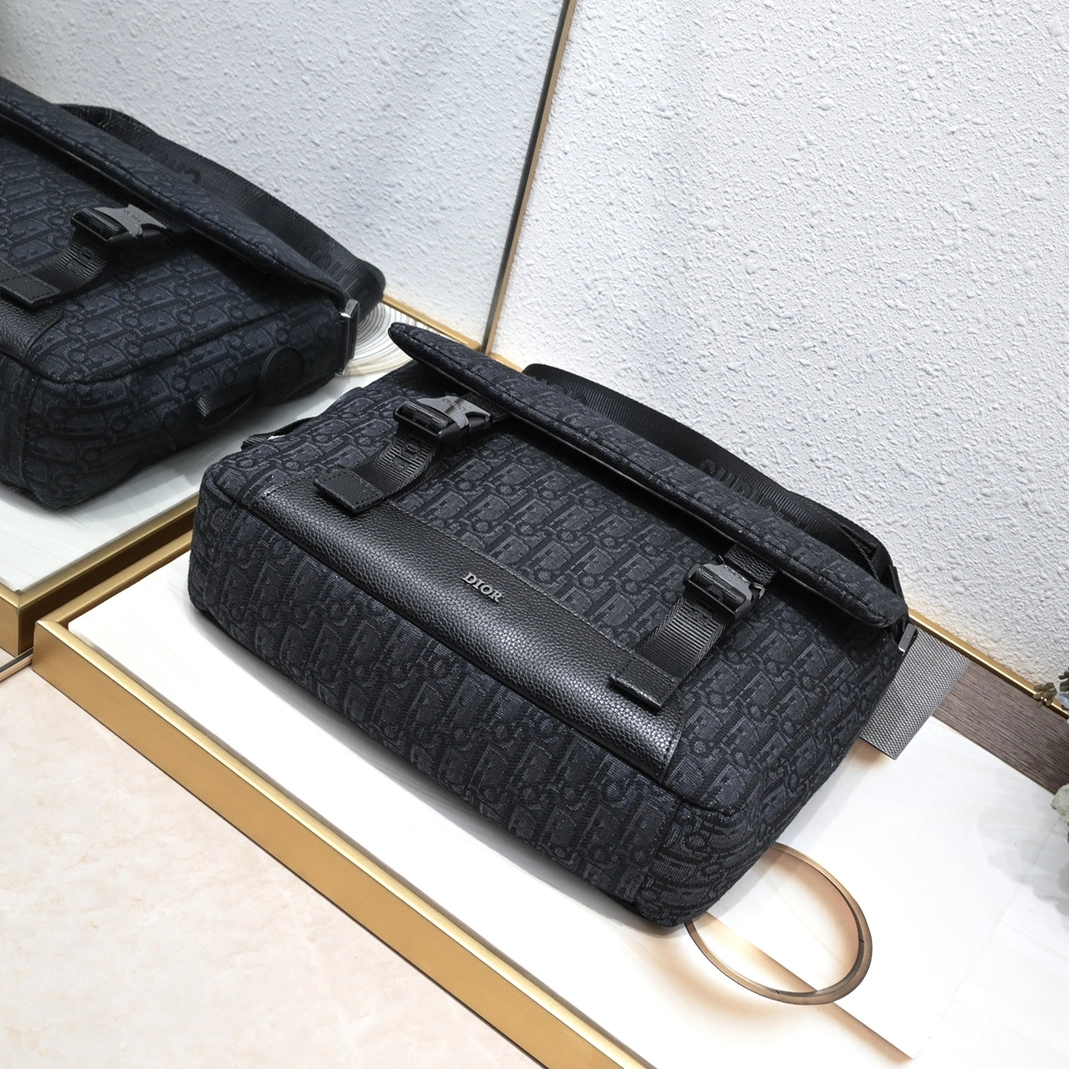 Practical 1055 Christian Dior AAA Man Messenger Bags - Image 7