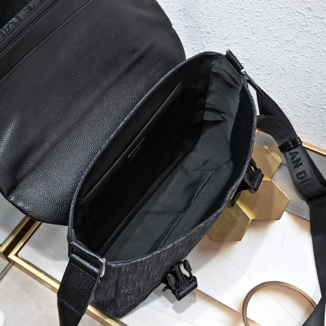 Practical 1055 Christian Dior AAA Man Messenger Bags - Image 8