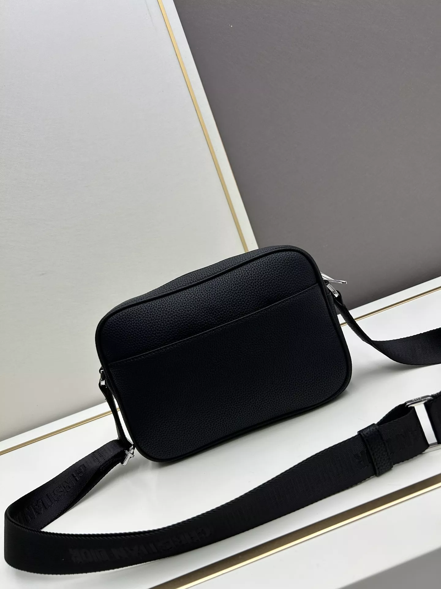 Practical 8227 Christian Dior AAA Man Messenger Bags - Image 3