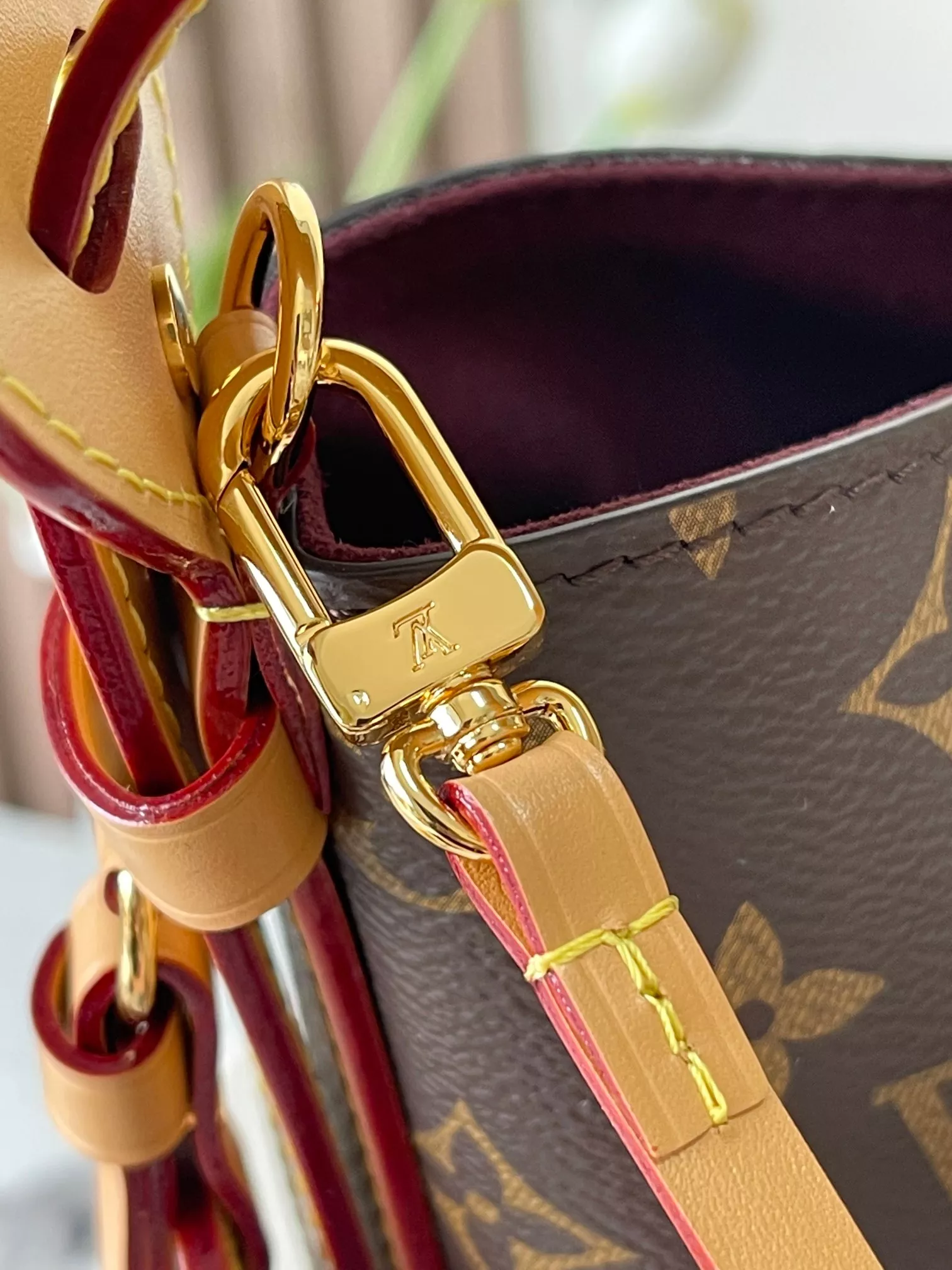 Reliable 7504 Louis Vuitton AAA Quality Messenger Bags For Women - Image 5