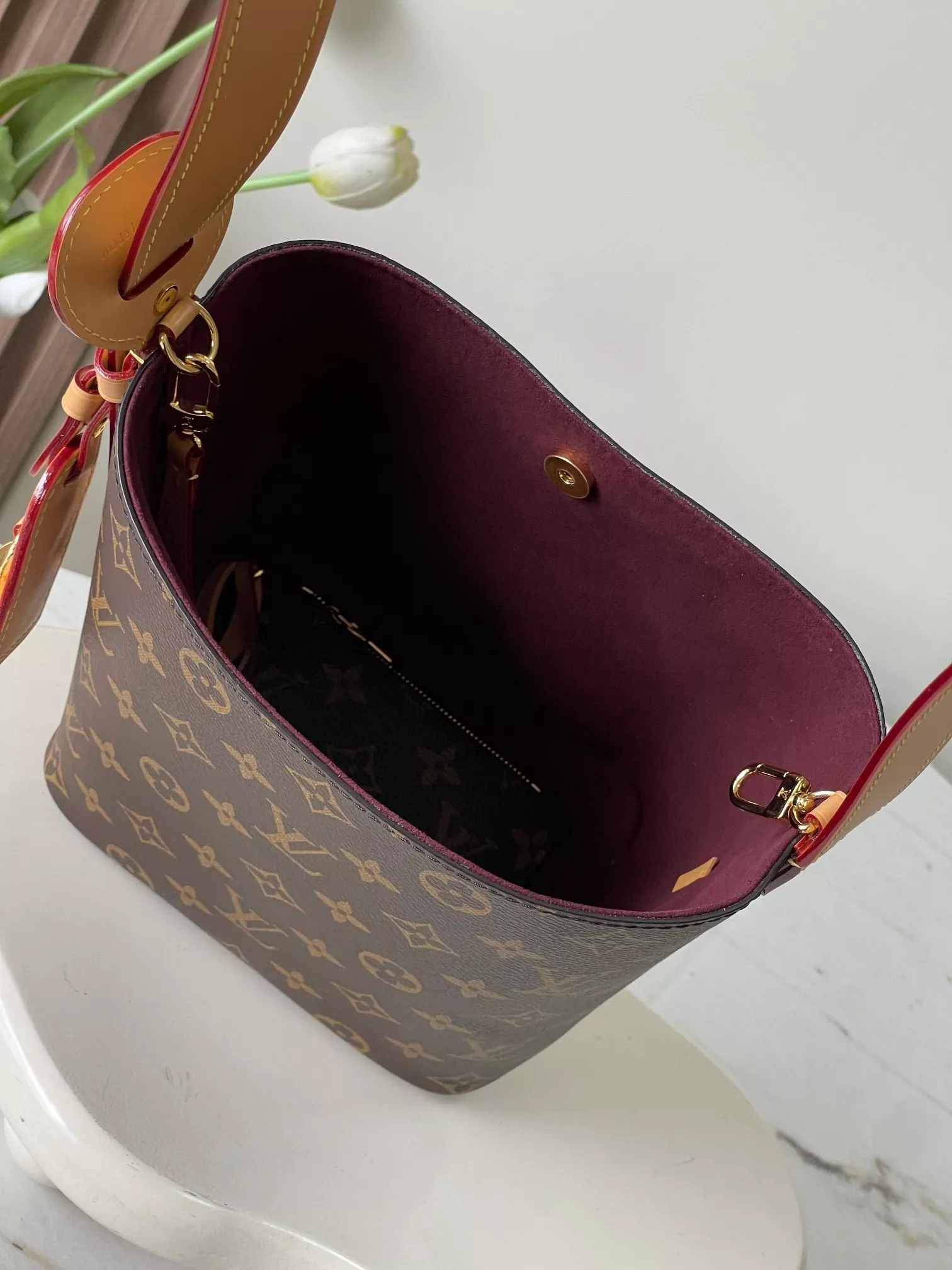 Reliable 7504 Louis Vuitton AAA Quality Messenger Bags For Women - Image 8