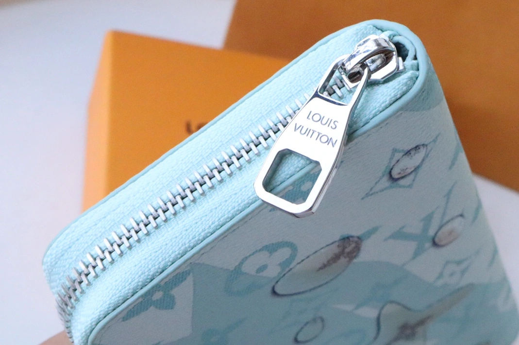 Reliable 8662 Louis Vuitton AAA Quality Card Case - Image 4