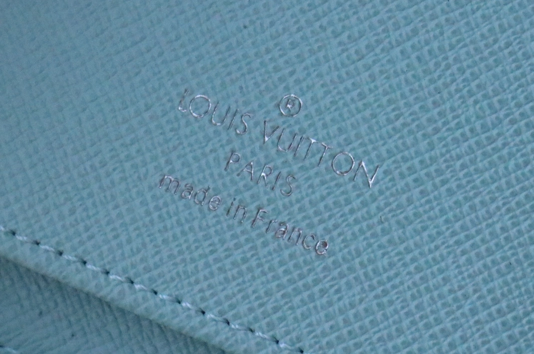 Reliable 8662 Louis Vuitton AAA Quality Card Case - Image 7