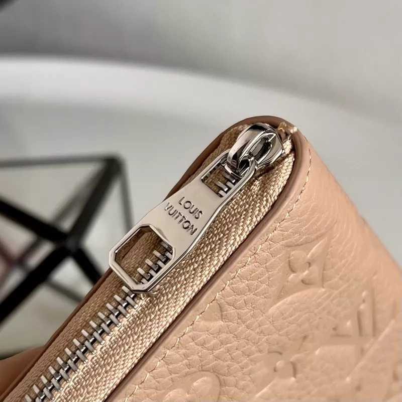 Reliable 9213 Louis Vuitton AAA Quality Card Case - Image 4