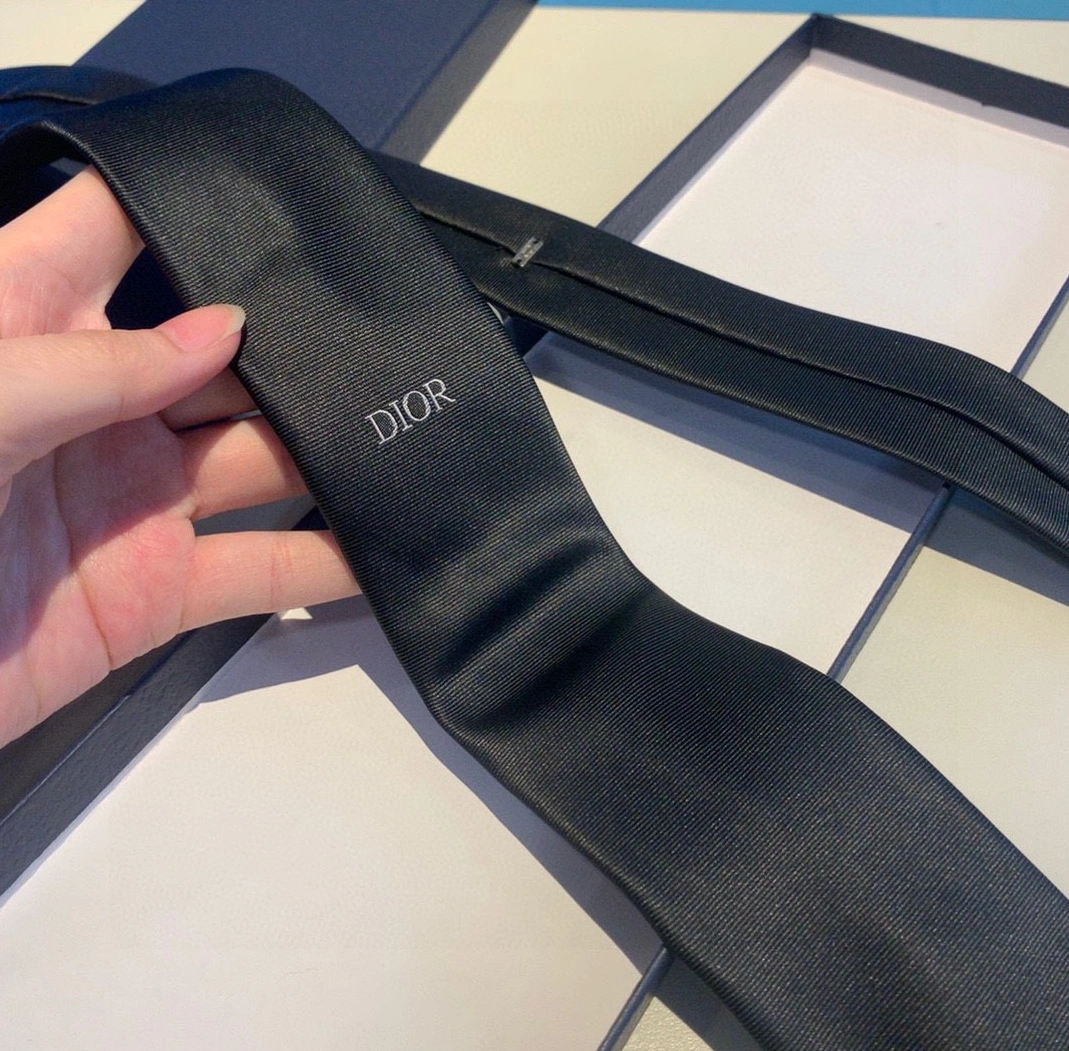 Resilient 1235 Christian Dior Necktie For Men - Image 3