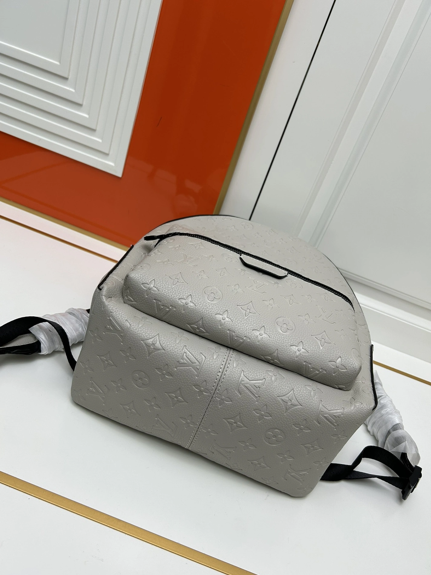 Resilient 2653 Louis Vuitton AAA Quality Backpacks For Unisex - Image 7