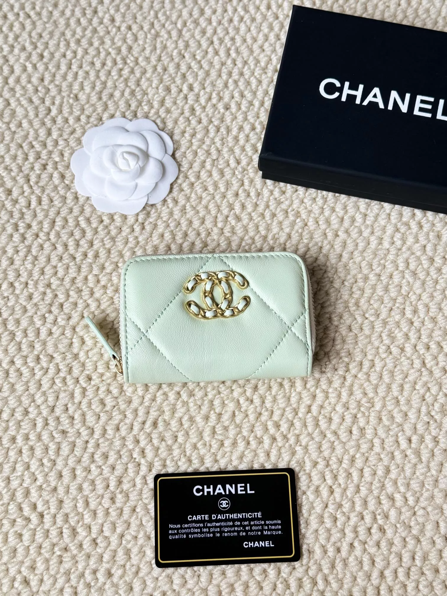 Resilient 8424 Chanel Card Case - Image 3