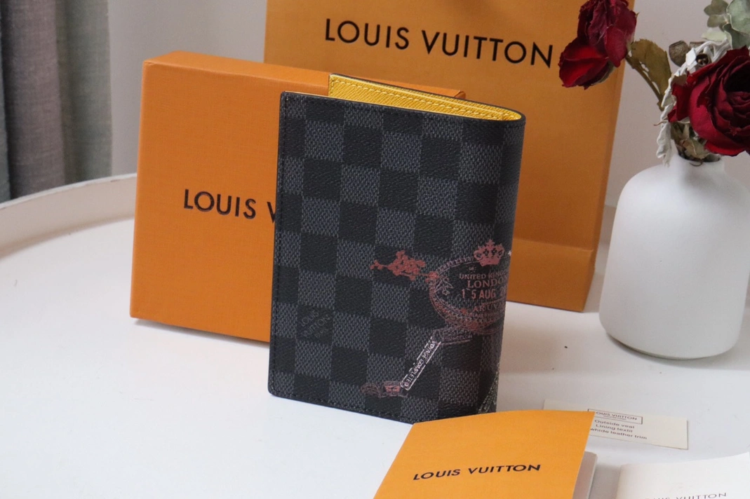 Sleek 3451 Louis Vuitton LV Card Case
