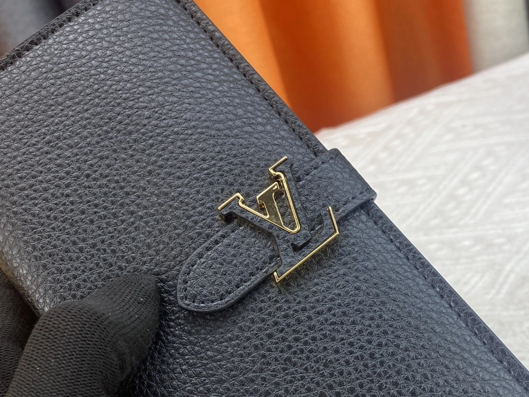 Sleek 4846 Louis Vuitton AAA Quality Wallets - Image 6