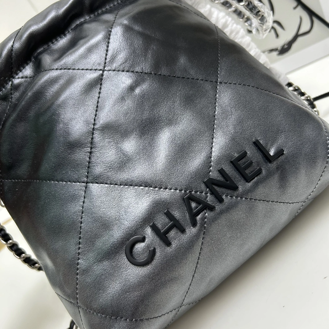 Sleek 8812 Chanel AAA Quality Messenger Bags For Women - Image 4
