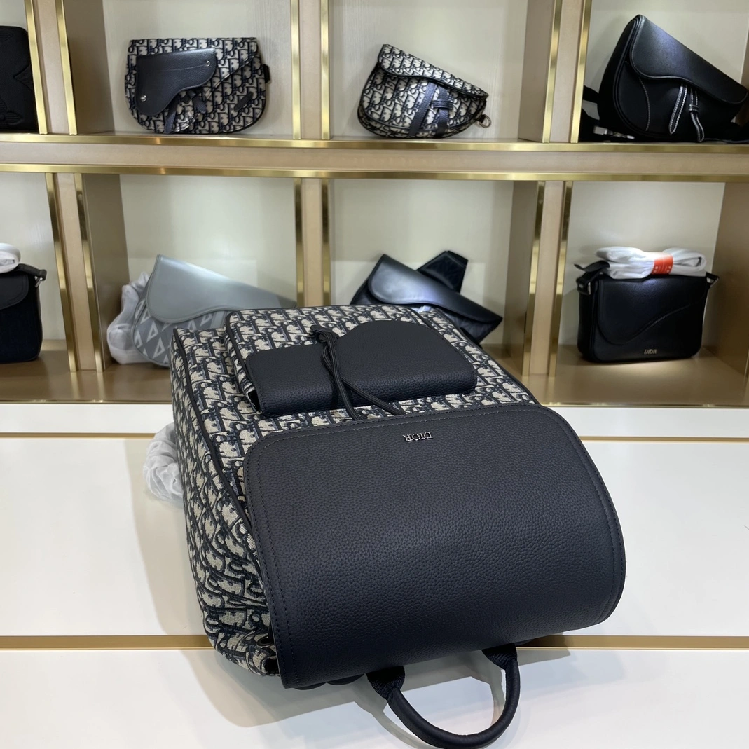 Sleek 949 Christian Dior AAA Man Backpacks - Image 4