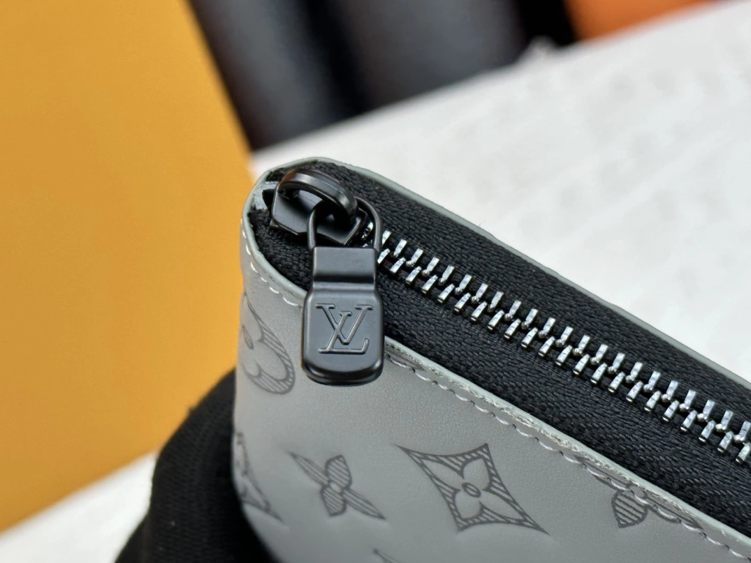 SmartChoice 7230 Louis Vuitton LV Card Case - Image 7