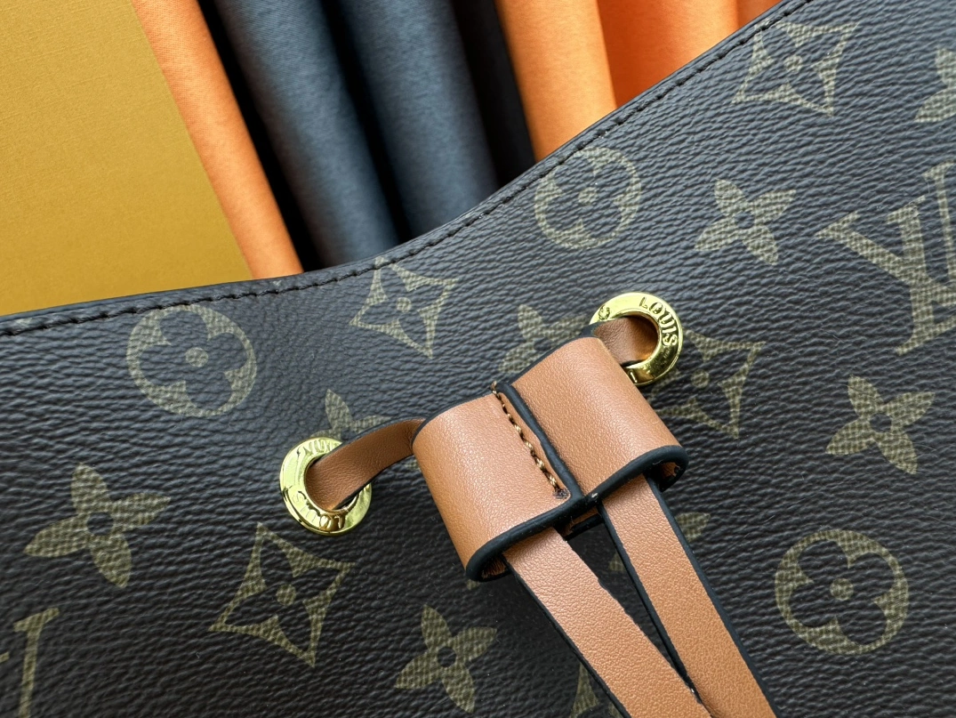 SmartChoice 8580 Louis Vuitton AAA Quality Messenger Bags For Women - Image 7