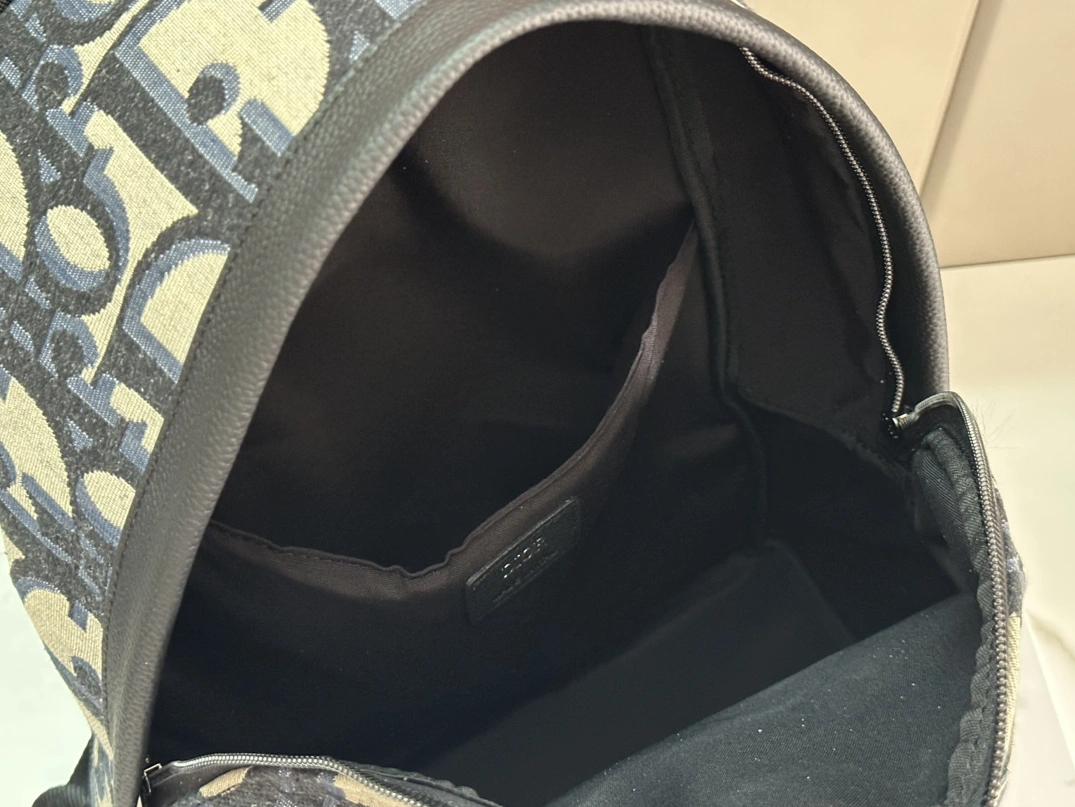 Sophisticated 5255 Christian Dior AAA Man Backpacks - Image 8