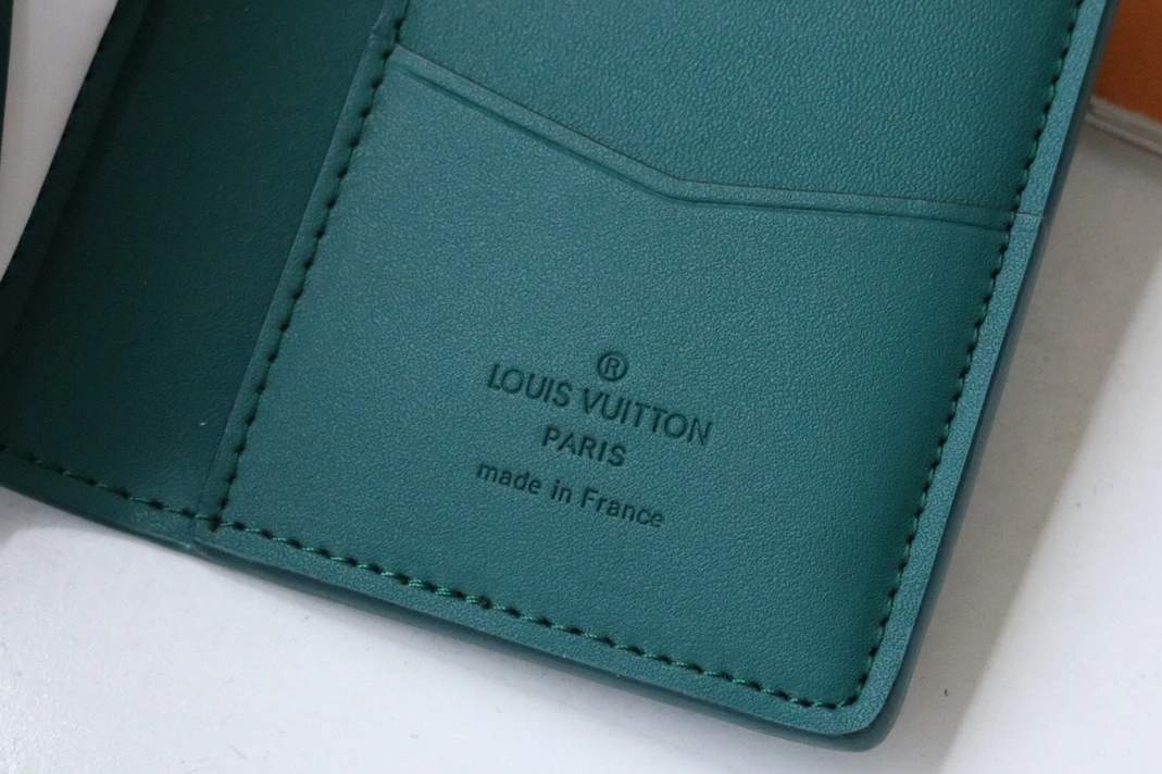 Sophisticated 9307 Louis Vuitton AAA Quality Card Case For Women - Image 5