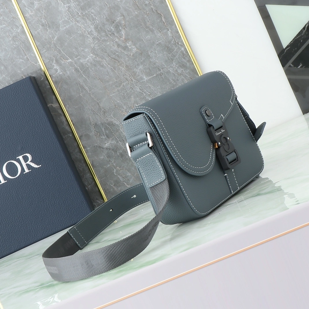 Sophisticated 9422 Christian Dior AAA Man Messenger Bags