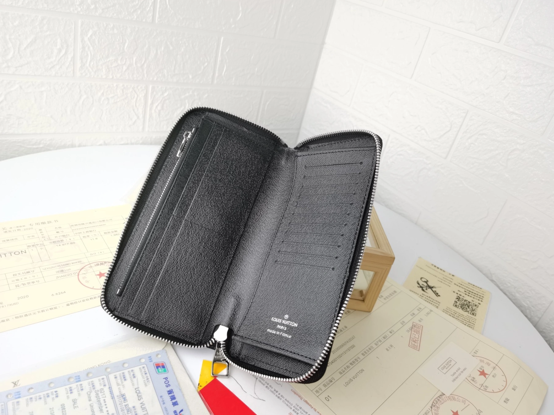 SportInspired 2287 Louis Vuitton LV Card Case For Unisex - Image 6