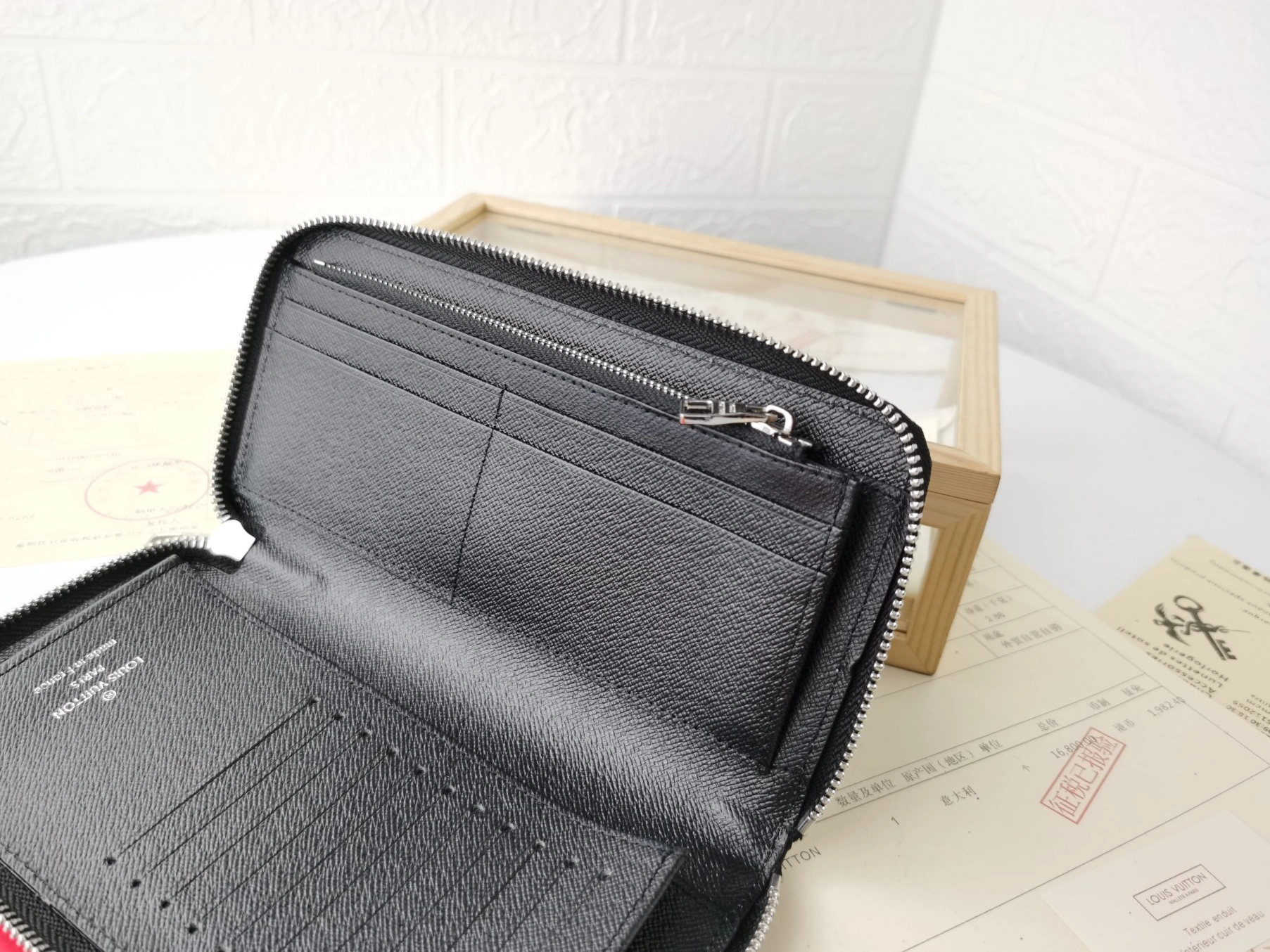 SportInspired 2287 Louis Vuitton LV Card Case For Unisex - Image 7