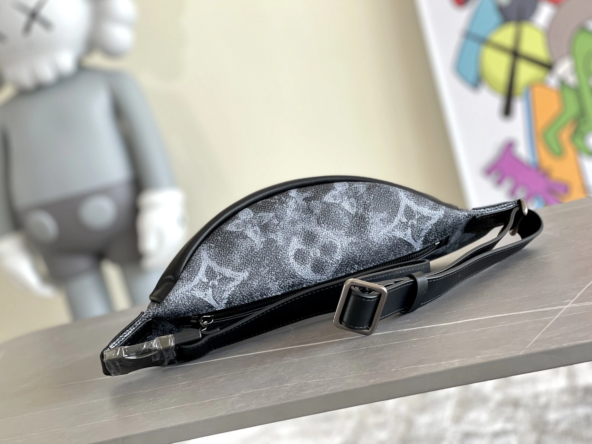 SportInspired 7516 Louis Vuitton LV AAA Quality Belt Bags - Image 3