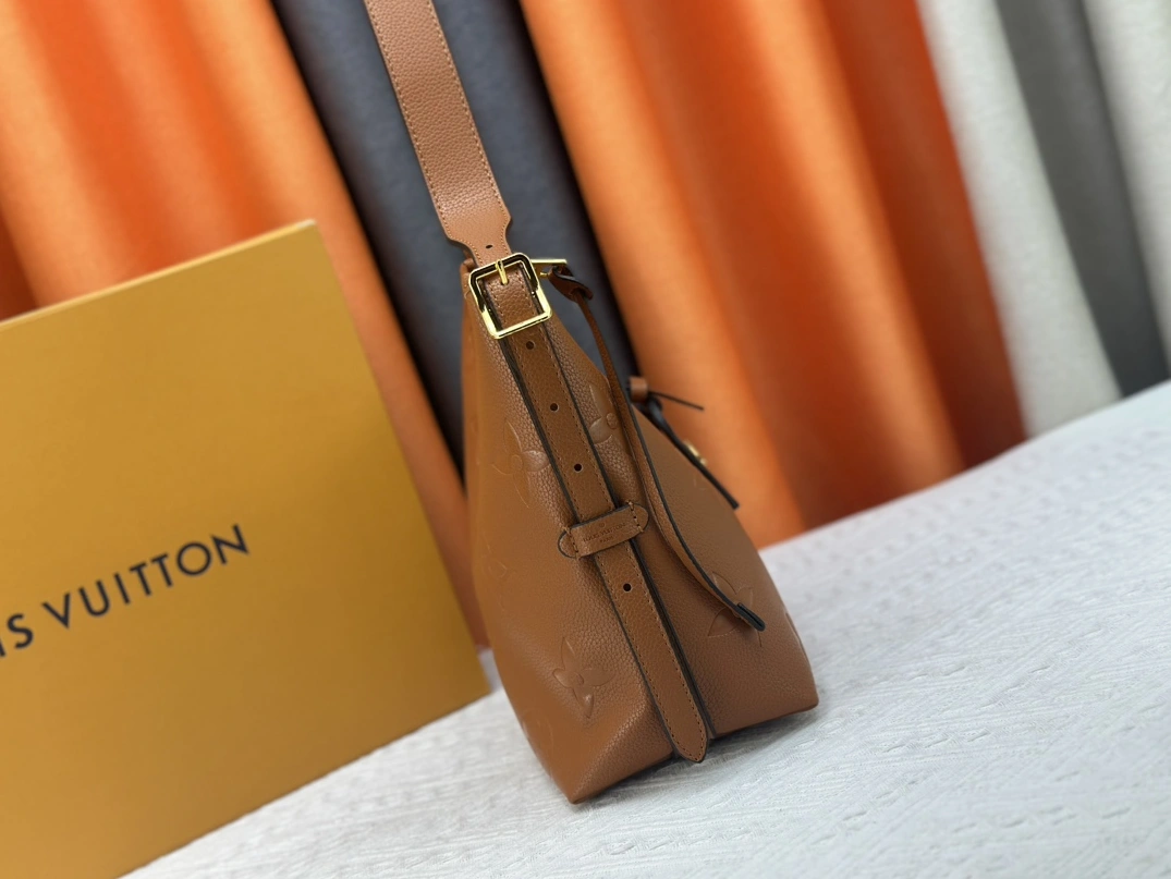 SportInspired 9550 Louis Vuitton AAA Quality Shoulder Bags For Women - Image 5