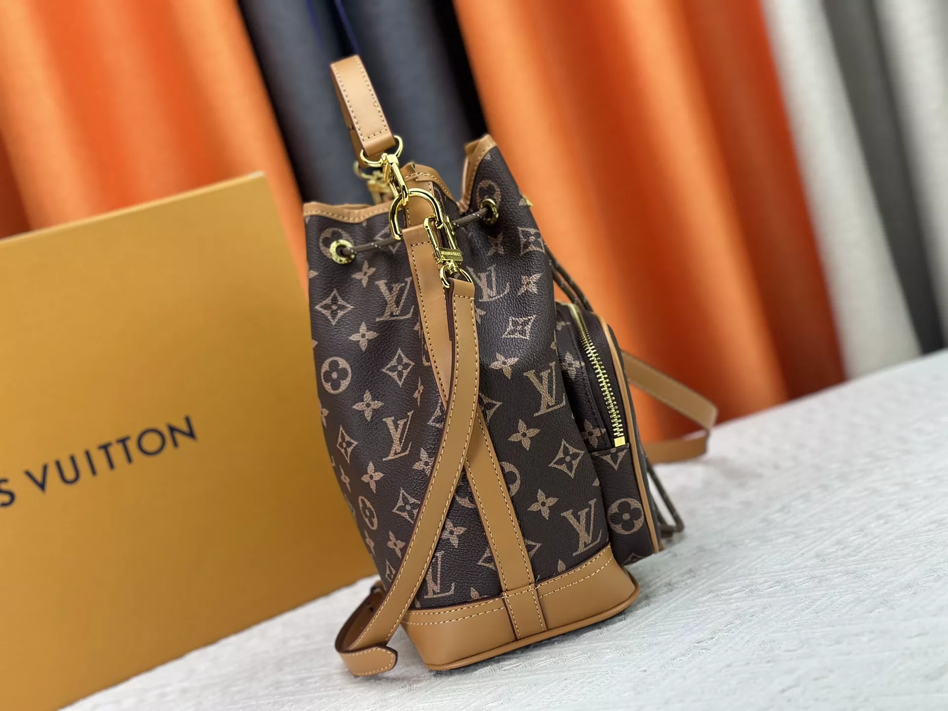 StreetReady 5283 Louis Vuitton AAA Quality Messenger Bags For Women