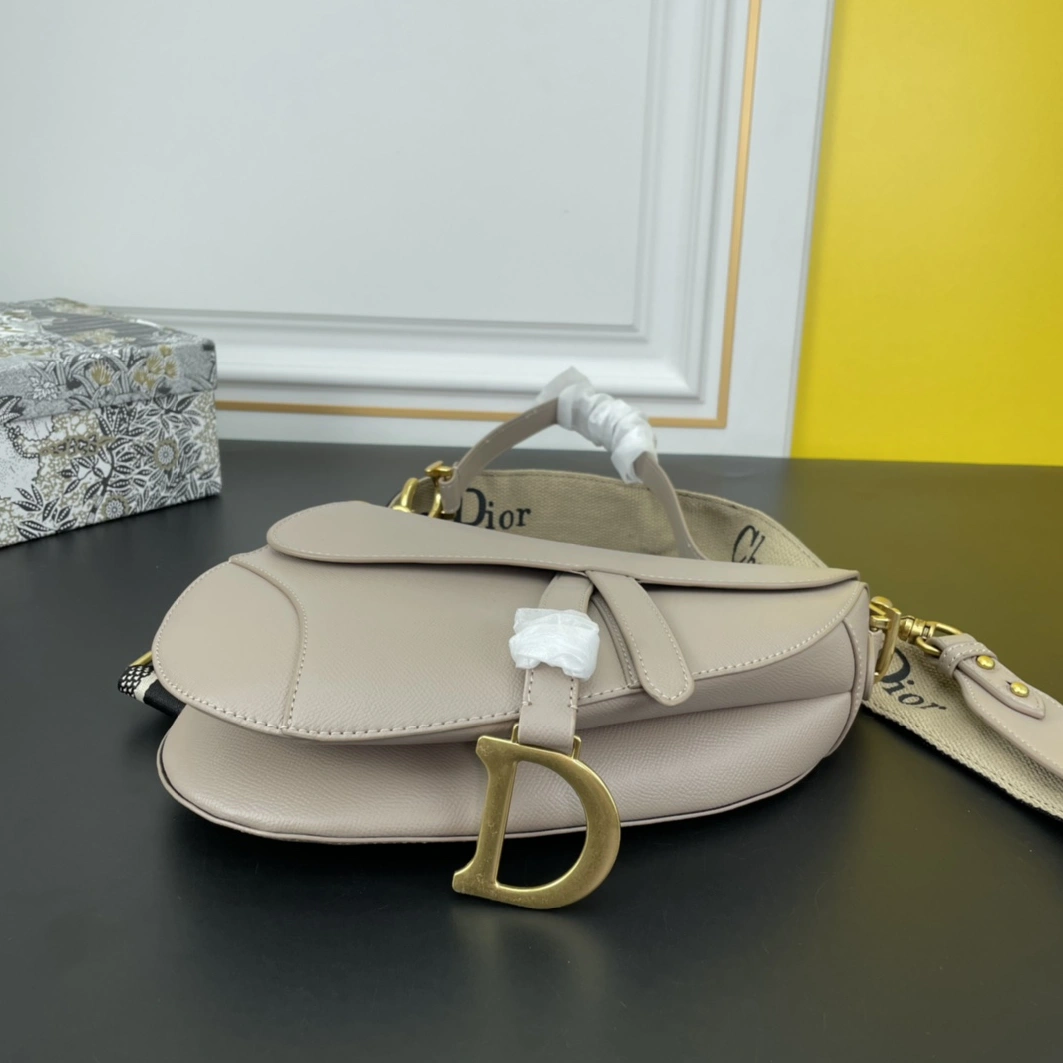 StreetReady 8104 Christian Dior AAA Quality Messenger Bags For Women - Image 4