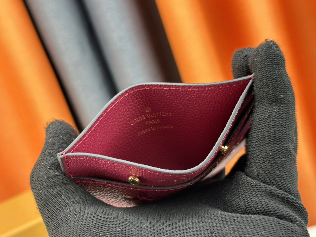 Stylish 1132 Louis Vuitton LV Card Case For Women - Image 6