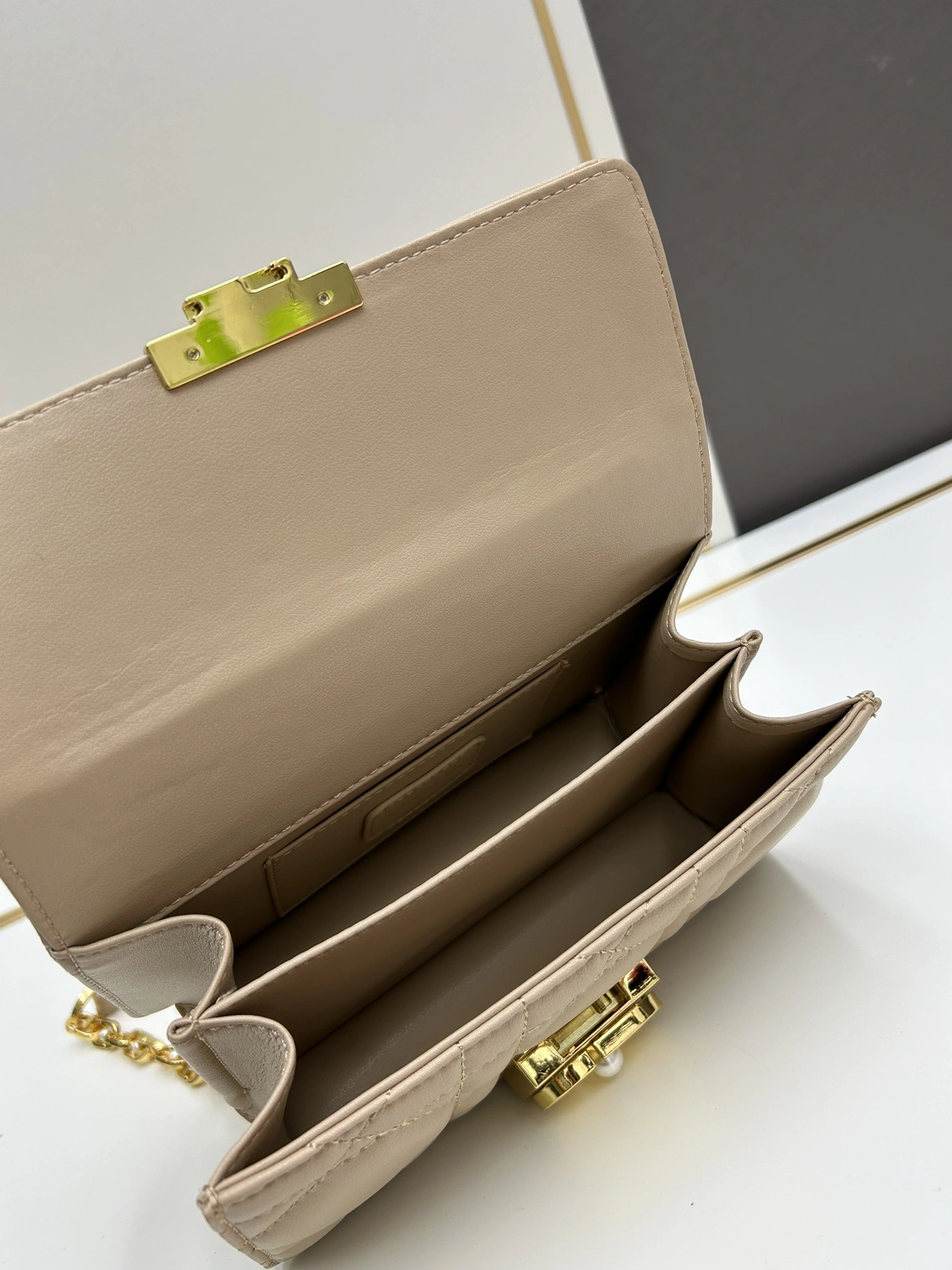 Stylish 1270 Christian Dior AAA Quality Messenger Bags For Women - Image 8