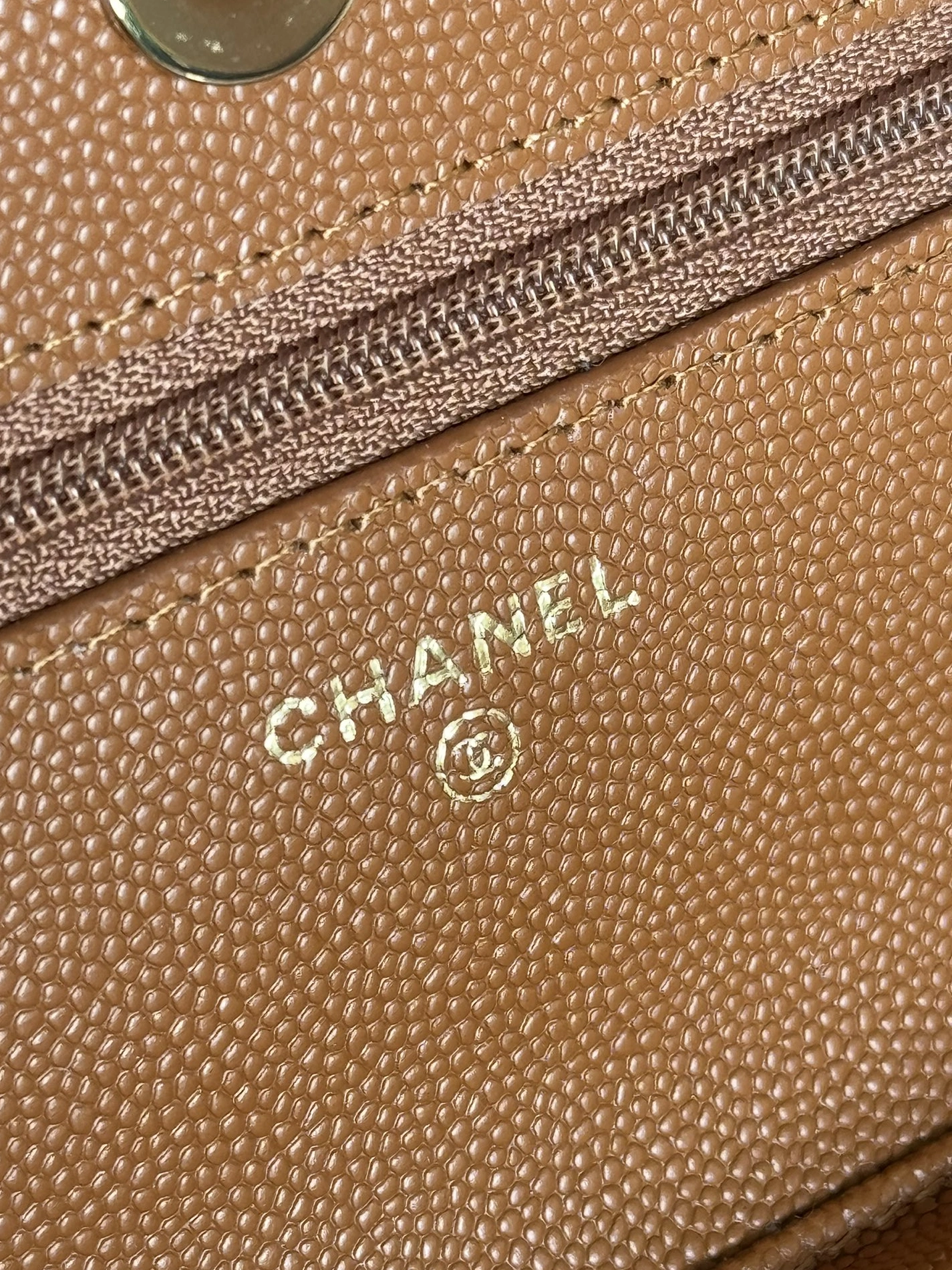Stylish 1860 Chanel AAA Quality Messenger Bags In Gold For Women - Image 6