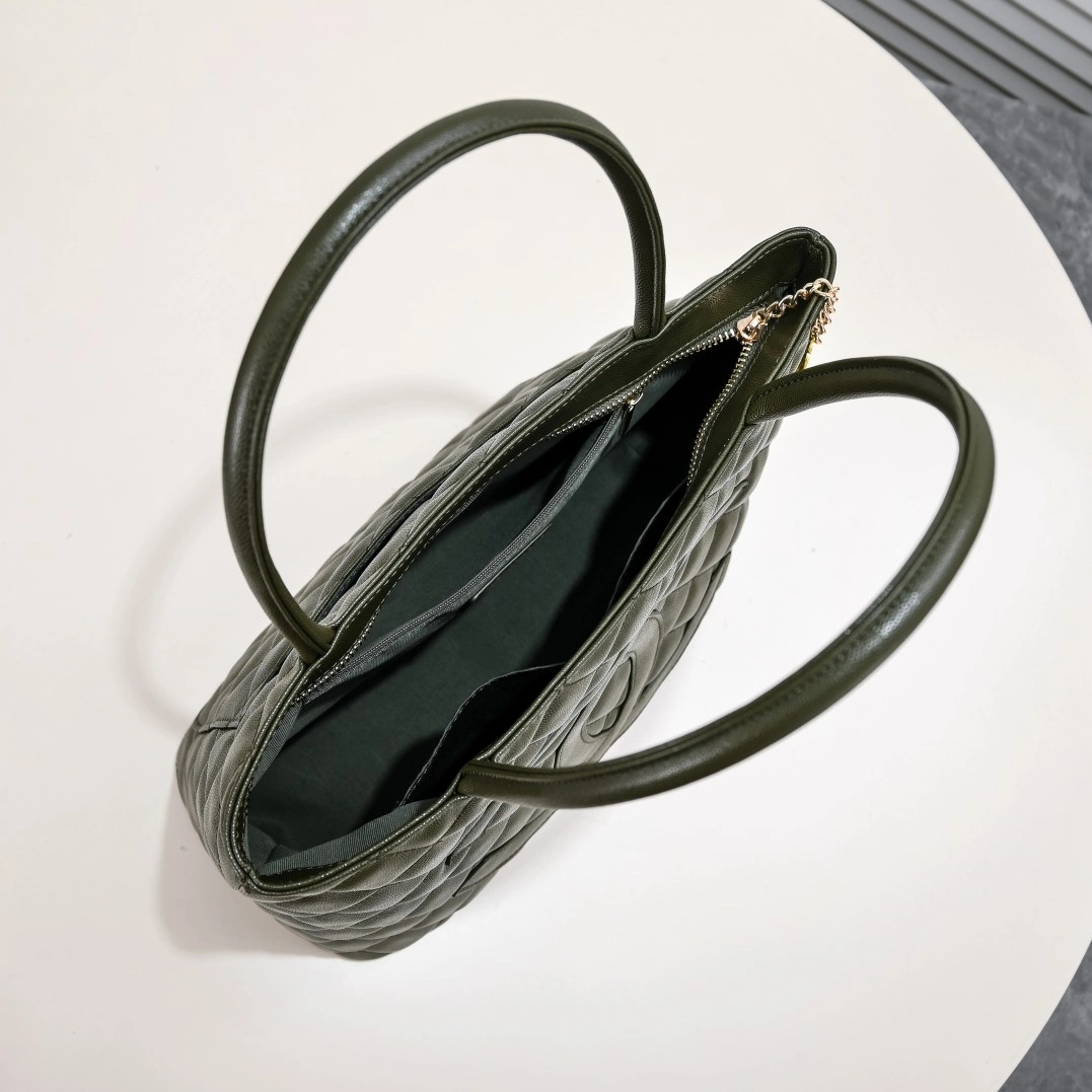 Stylish 5544 Chanel AAA Quality Handbags For Women - Image 7