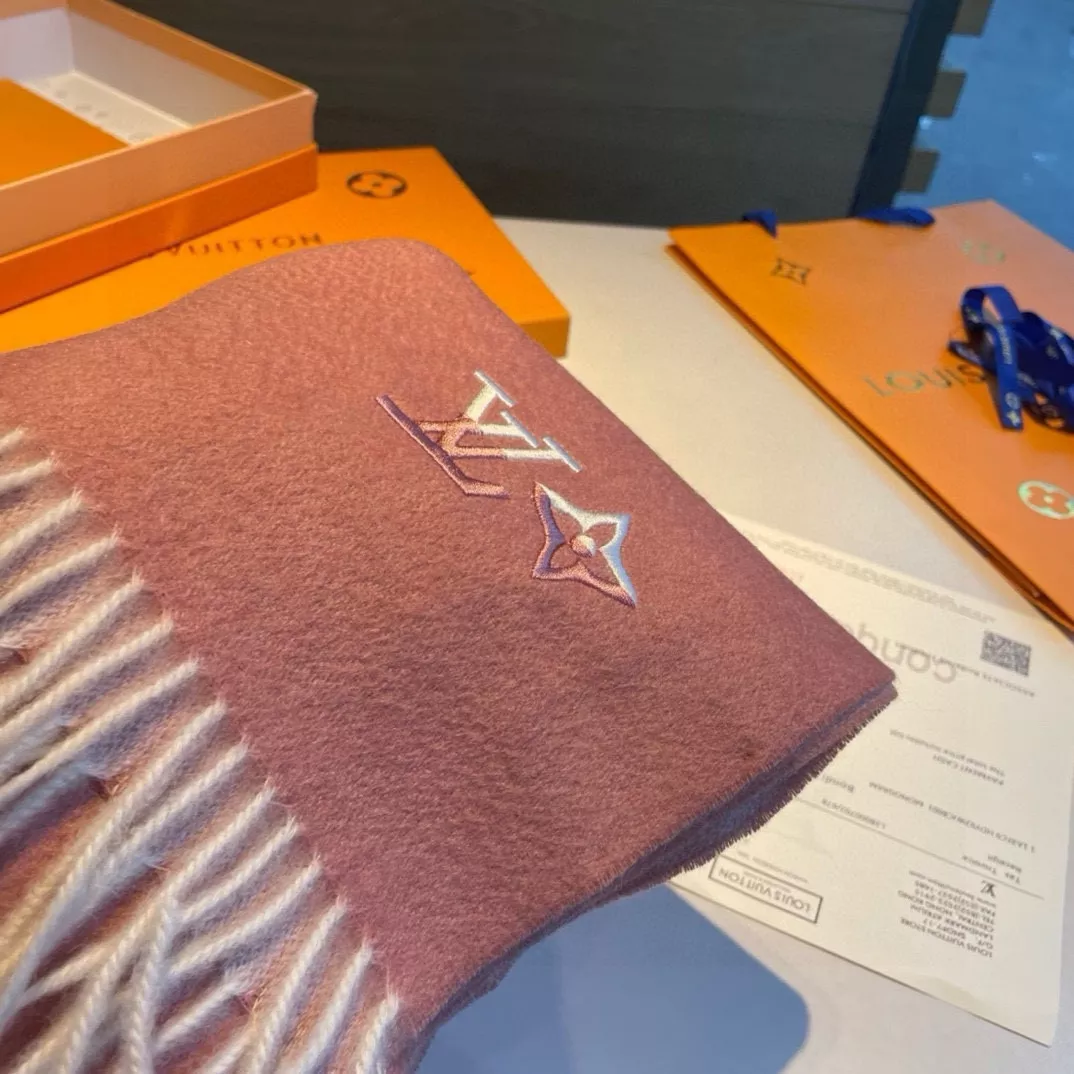 Stylish 6467 Louis Vuitton Scarf For Women - Image 3
