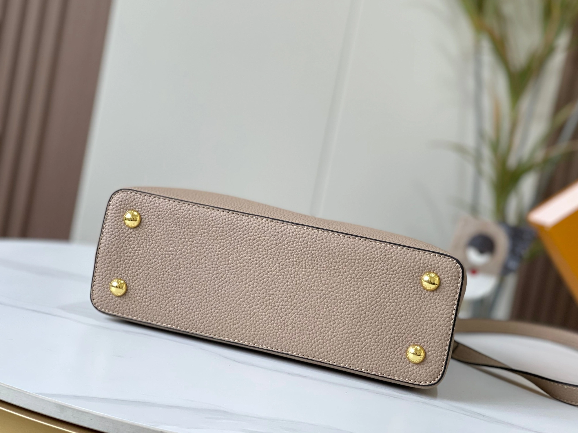 Stylish 7965 Louis Vuitton AAA Quality Messenger Bags For Women - Image 4