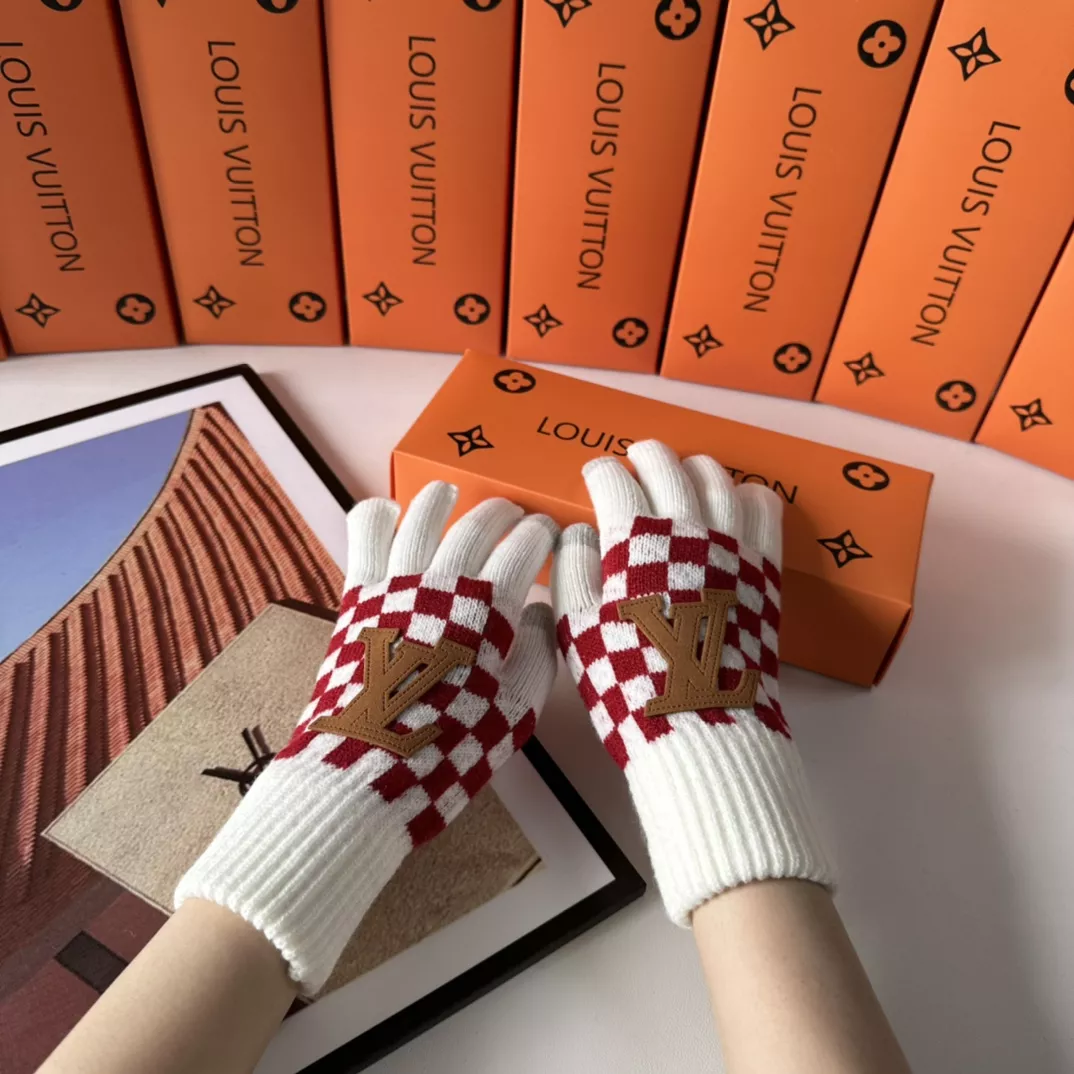 Stylish 8501 Louis Vuitton LV Gloves - Image 5